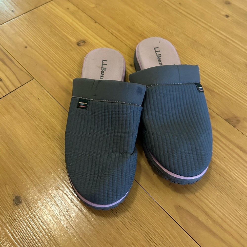 L.L.Bean Blue Slip-On Shoes size 9 women’s